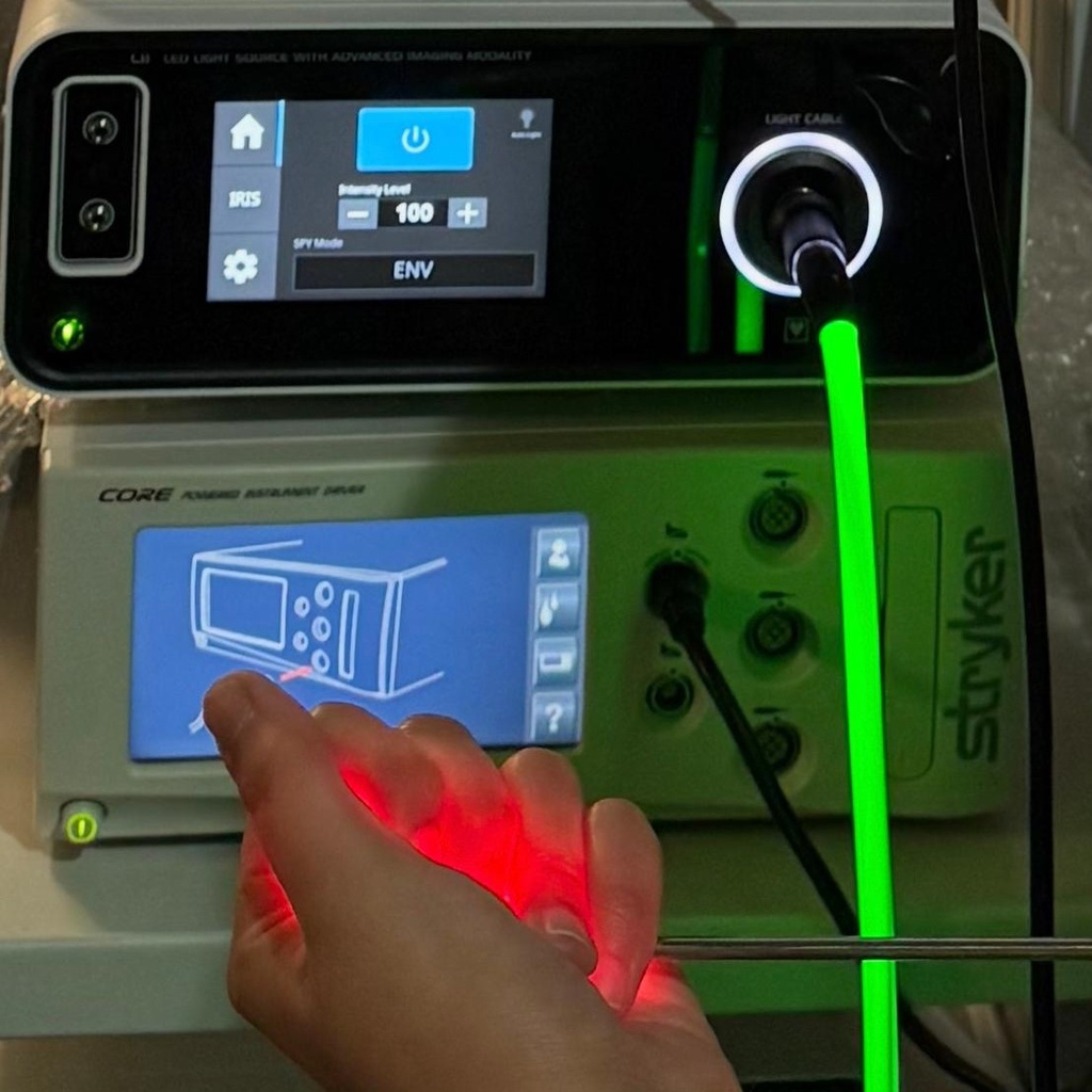 Stryker™ L11 LED light source